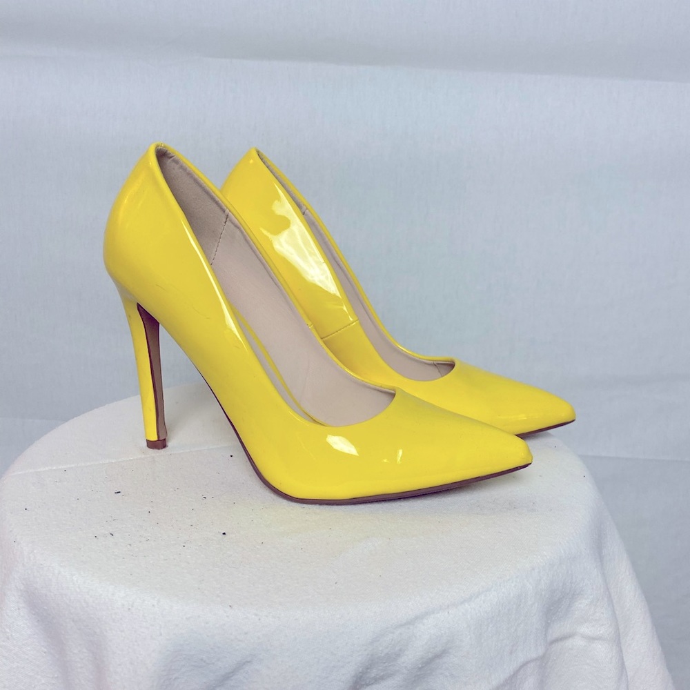Yellow pointed tow pump
